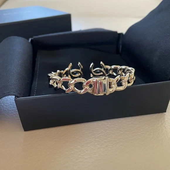 ❌SOLD❌Authentic Chanel Gold Cuff - Picture 2 of 12